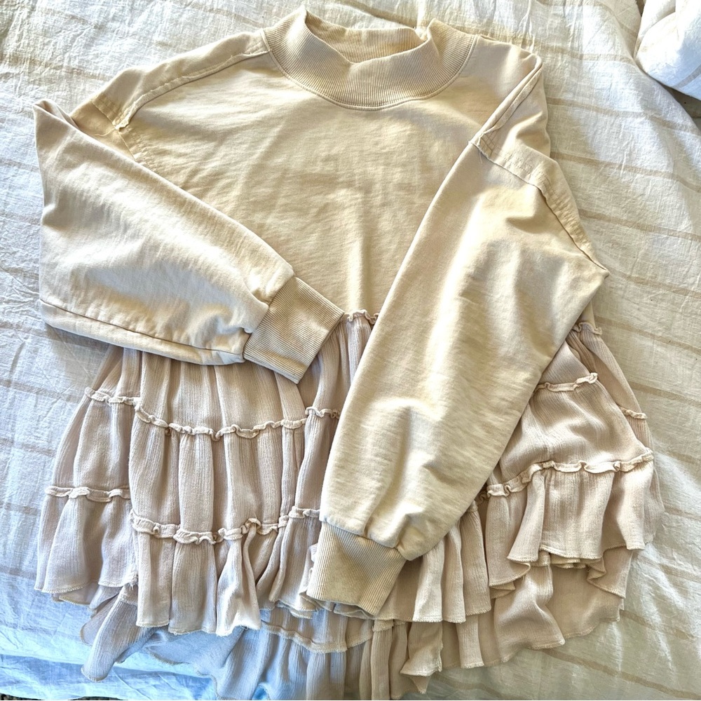 Creamy Off-White Ruffled Hi-Low Sweatshirt